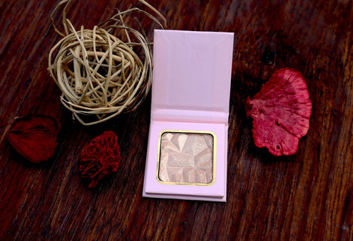 Alluring Faces Gold Powder Face Highlighter